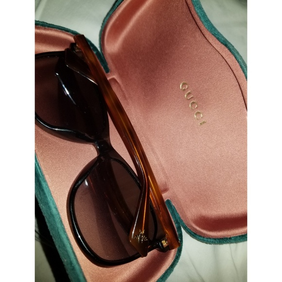 Gucci Glasses - Picture 2 of 5